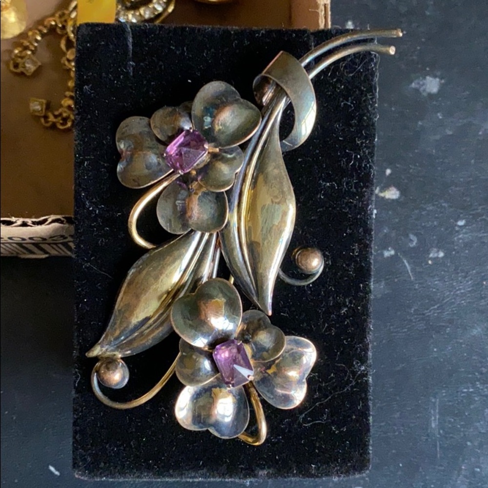 🦋Vintage Silver Pin with Amethysts🦋